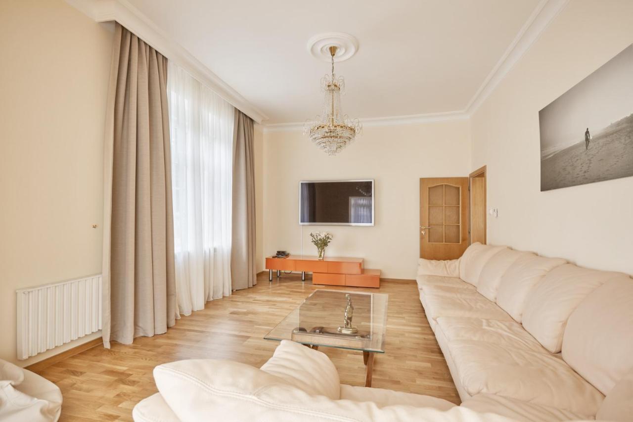 Villa Deluxe Apartments Karlovy Vary Exterior photo